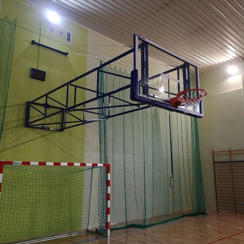 Nolokāma konstrukcija ar stiprinājumiem, baltajām tāfelēm 180x105 cm, nolokāma uz vienu pusi.