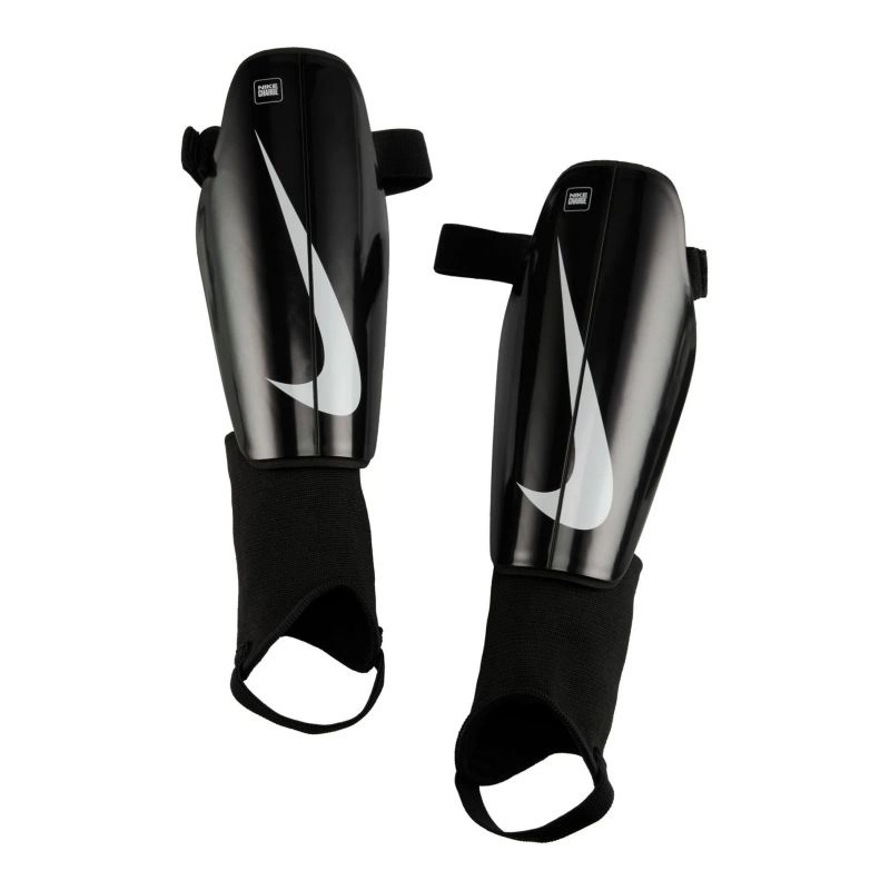 Nike Charge futbola aizsargs, melns