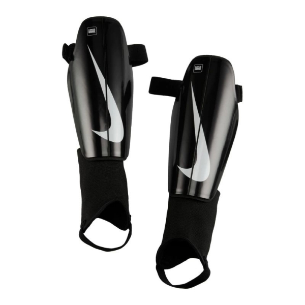 Nike Charge futbola aizsargs, melns