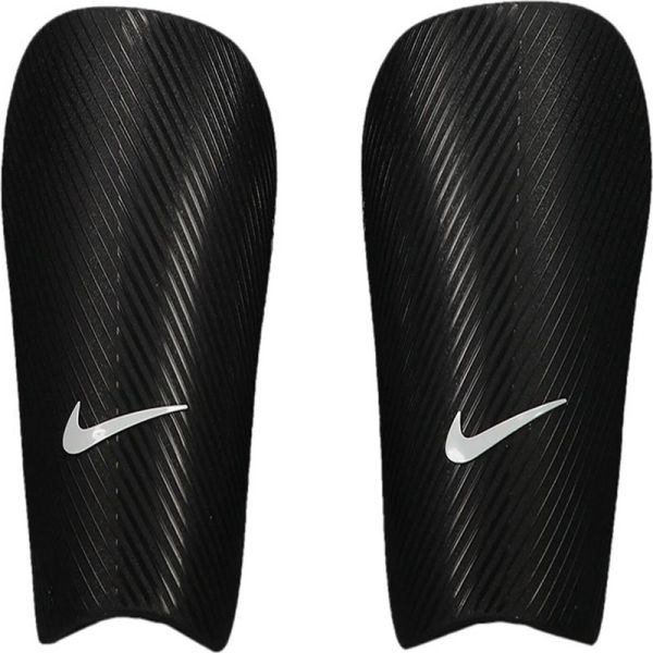 Nike J.Guard futbola aizsargi, melnā krāsā