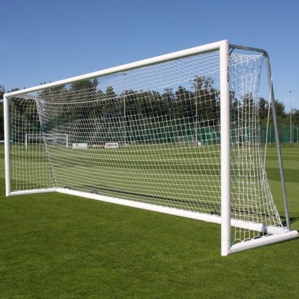 Futbola vārti 7,32 x 2,44 m, pārvietojami ar riteņiem, alumīnija, ovāls profils 120 x 100 mm, dziļums 80/200 cm Futbola vārti 7,32 x 2,44 m, pārvietojami ar riteņiem, alumīnija, ovāls profils 120 x 100 mm, dziļums 80/200 cm