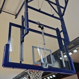 Basketbola tablo augstuma regulēšana