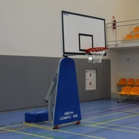 Basketbola grozs uz groziem